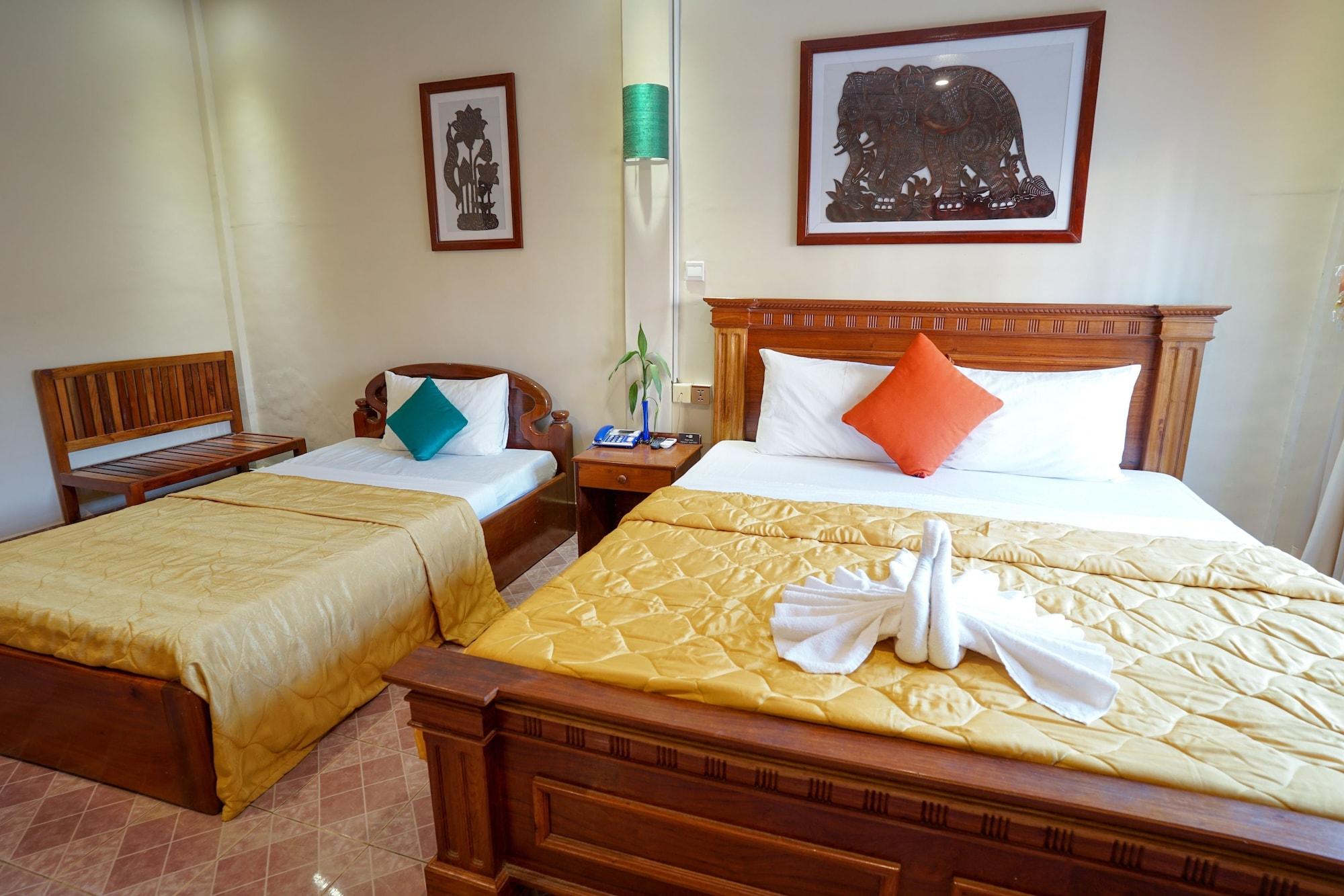Royal Hotel Battambang Kültér fotó