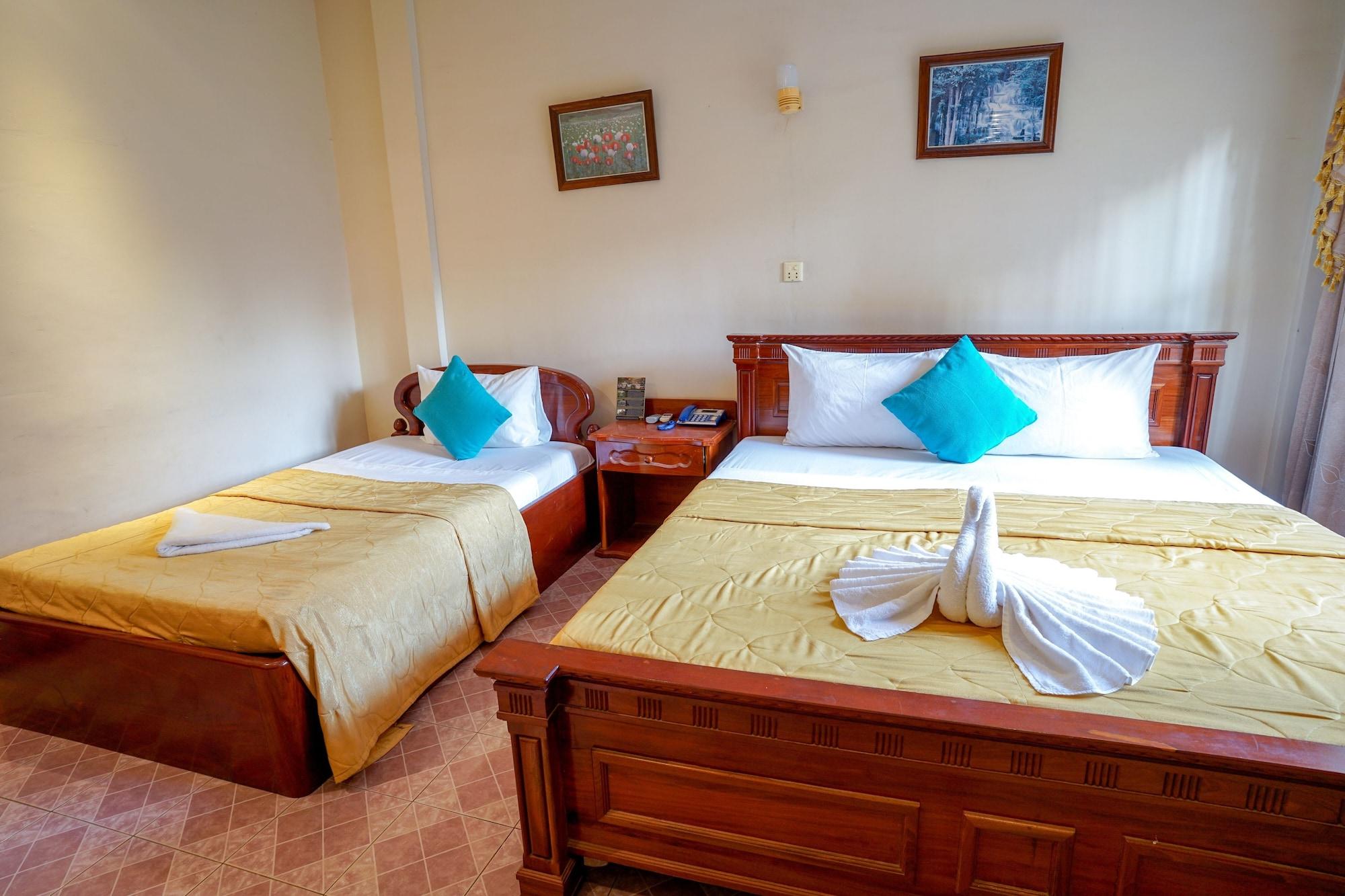 Royal Hotel Battambang Kültér fotó