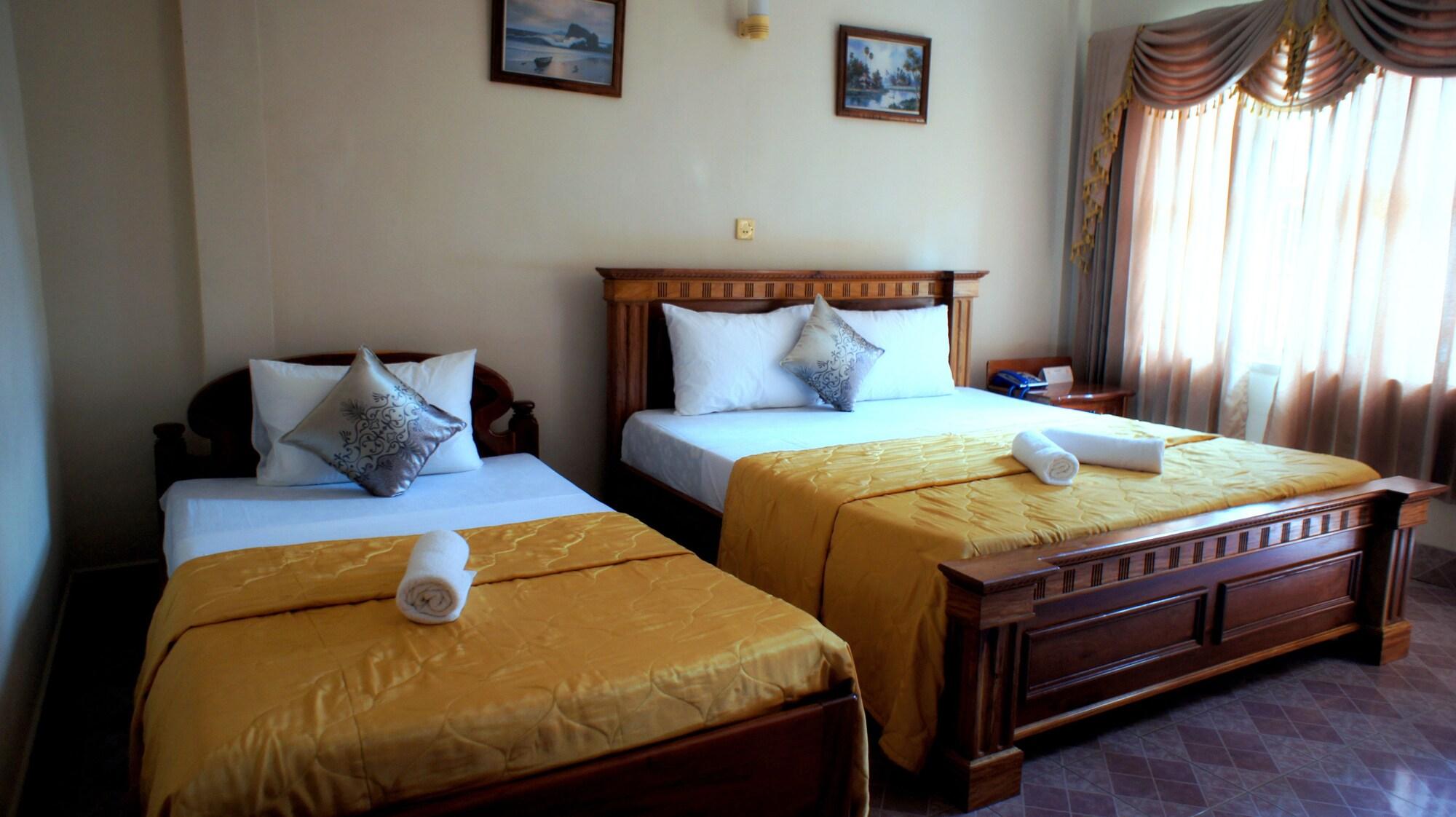 Royal Hotel Battambang Kültér fotó