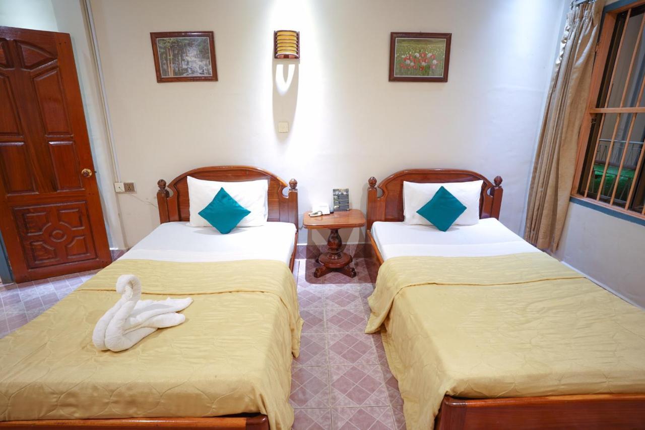 Royal Hotel Battambang Kültér fotó