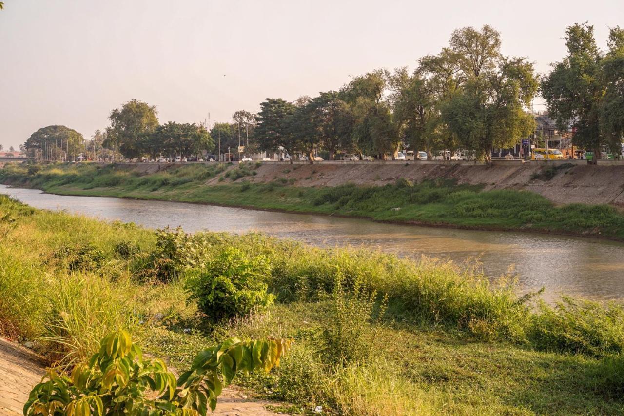 Royal Hotel Battambang Kültér fotó
