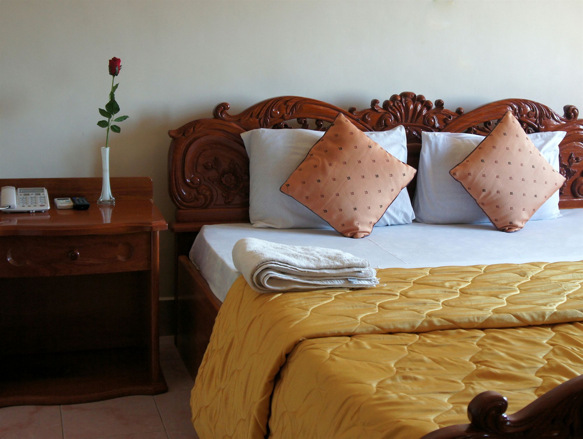 Royal Hotel Battambang Kültér fotó