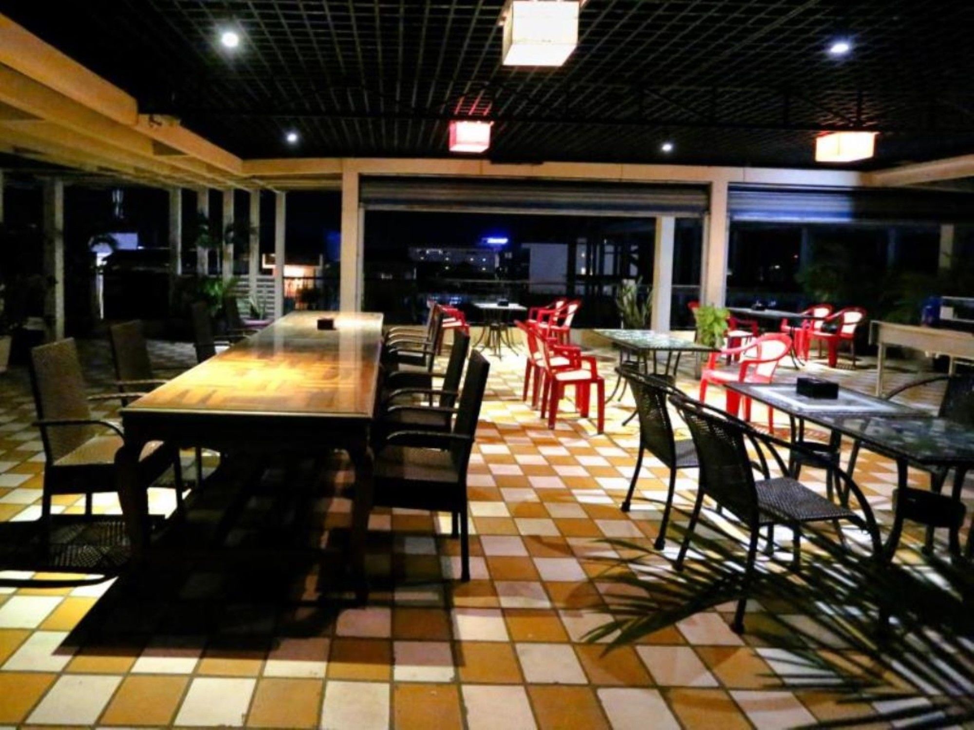 Royal Hotel Battambang Kültér fotó