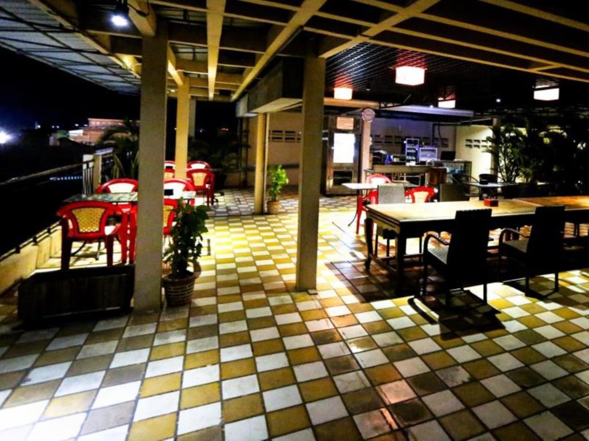 Royal Hotel Battambang Kültér fotó
